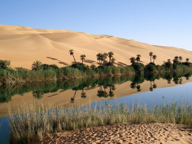 Сказочный оазис в африканской пустыне: озера Убари