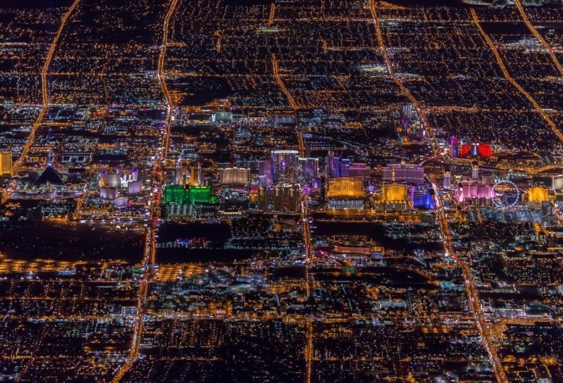 Ночной Лас-Вегас с высоты 3 000 метров