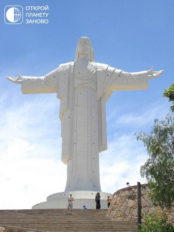 Статуя Кристо де ла Конкордия в Боливии