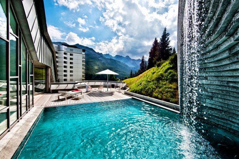 Отель Luxe Tschuggen в Швейцарии