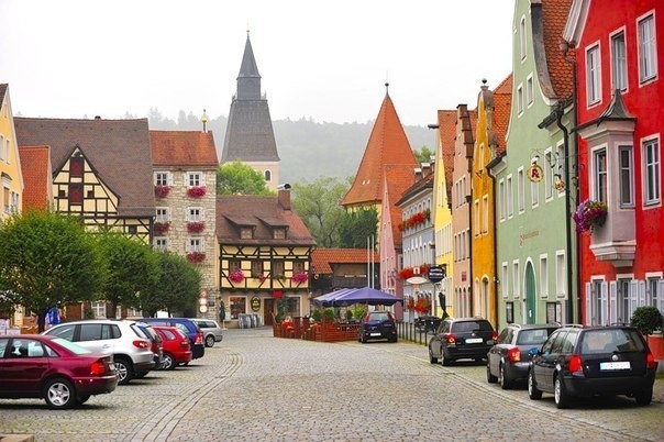 Очаровательный сказочный городок Берхинг в Баварии, Германия
