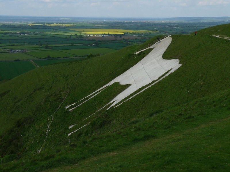 Белая лошадь: рисунок на холме, покрытый тайнами (Великобритания)