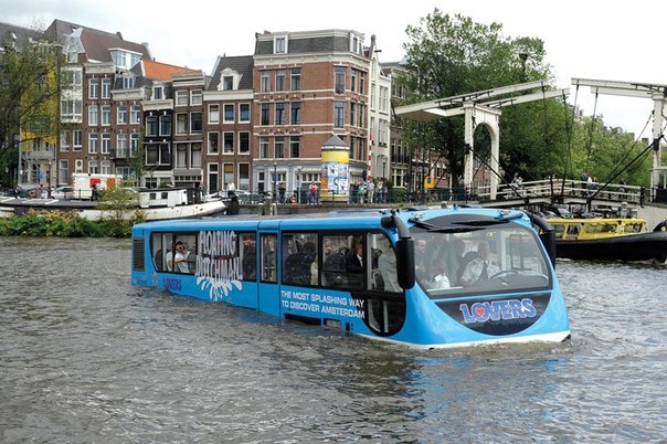 «Плавучий голландец» — автобус-амфибия в Амстердаме
