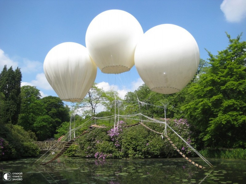 Подвесной мост на трех воздушных шарах