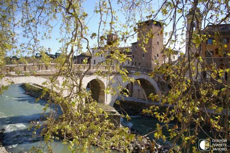 Самый древний мост Рима - мост Фабричо