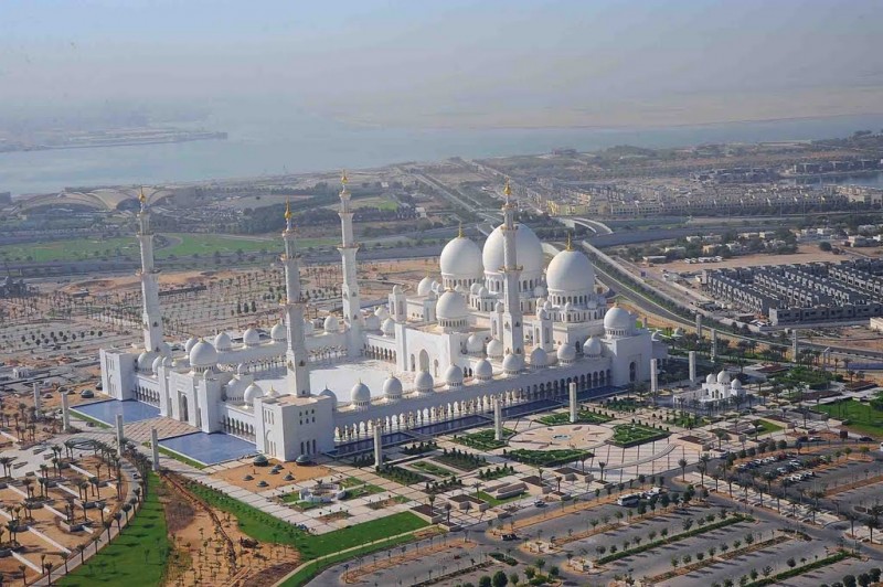 Белоснежная мечеть шейха Заида в Абу-Даби