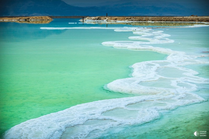 Солевые образования причудливой формы на Мертвом море
