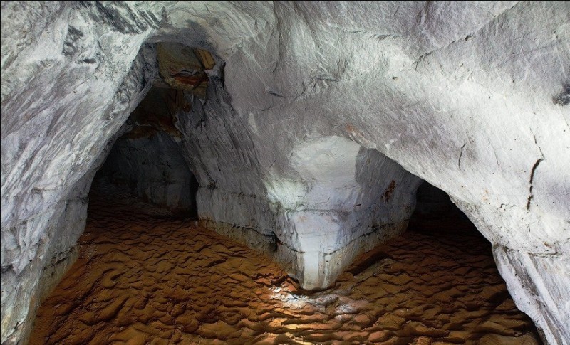 Оредежские пещеры: геологическое чудо Петербурга (Россия)