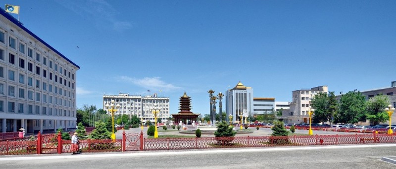 Элиста - столица и крупнейший город Калмыкии.