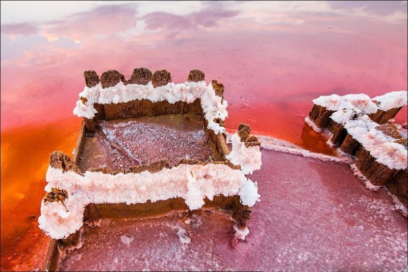 Безумно красивые заброшенные поля для выращивания соли, Крым