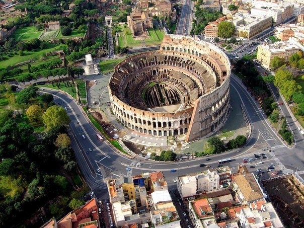 Колизей - самый большой амфитеатр старины