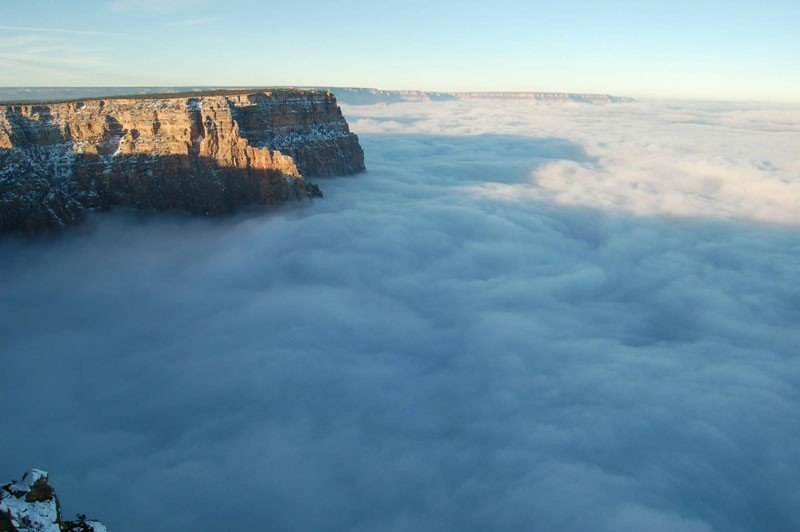 Раз в 10 лет туман заполняет Гранд-Каньон