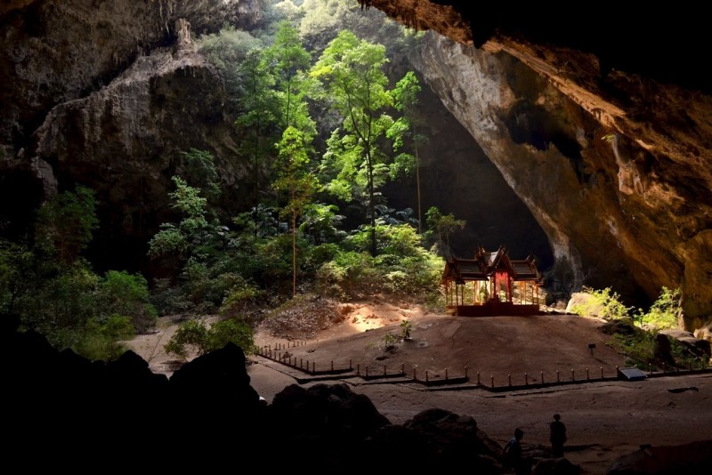 Потрясающая пещера Прайя Накхон в Таиланде