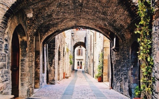 Ассизи — живописный городок в итальянском регионе Умбрия
