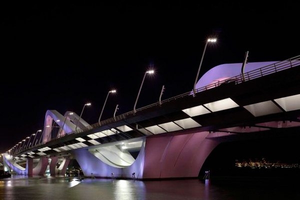 Мост Шейха Зайда в Абу-Даби, ОАЭ