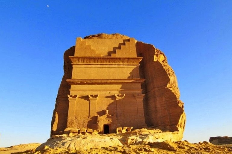 Каср аль Фарид: одинокий замок в Мадаин-Салих