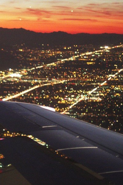 Ночные города из иллюминатора самолета.