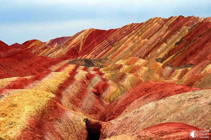 Цветные скалы Чжанъе Цветные скалы Чжанъе