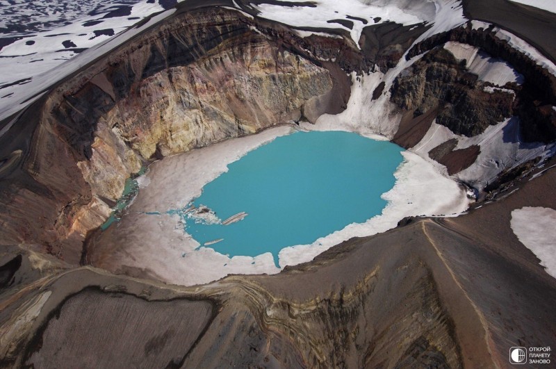 Малый Семячик: кислотное озеро в вулкане