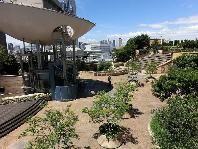 8-ми уровневый парк на крыше в Осаке.