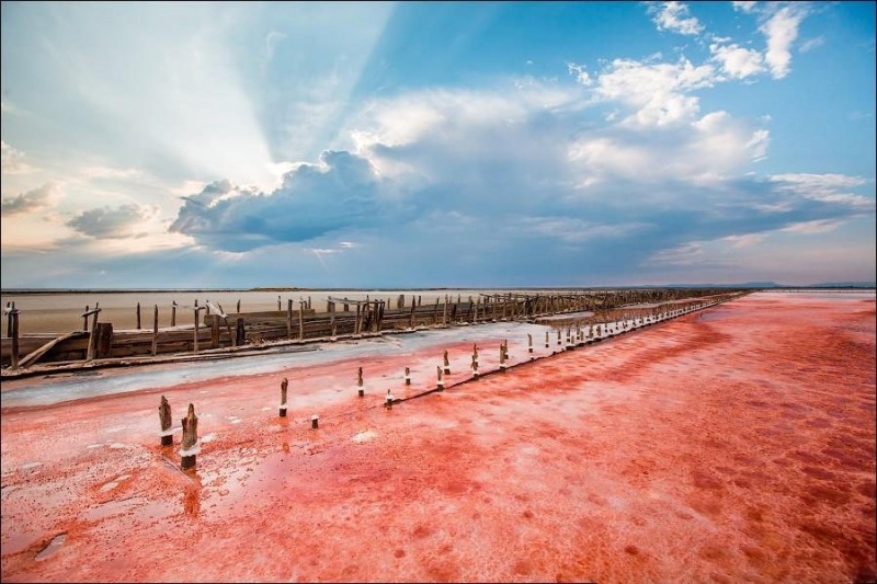 Безумно красивые заброшенные поля для выращивания соли, Крым