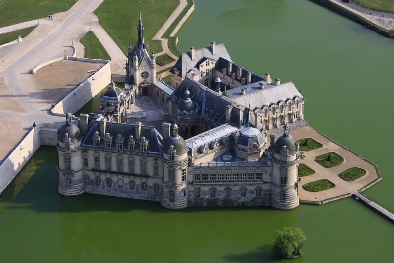 Замок  Шантийи, Франция