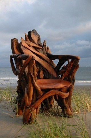Мебель из выброшенной на берег древесины