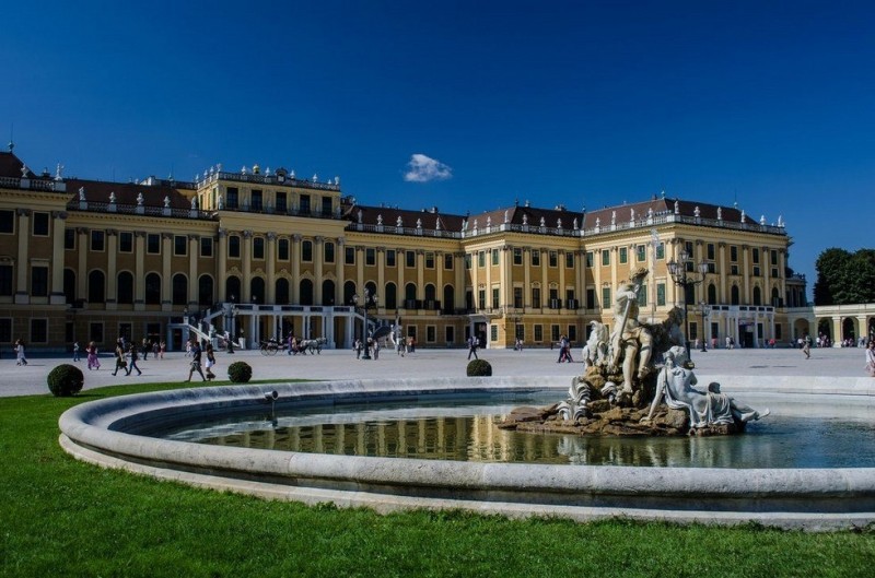 Дворец Шенбрунн: жемчужина венской архитектуры (Австрия)