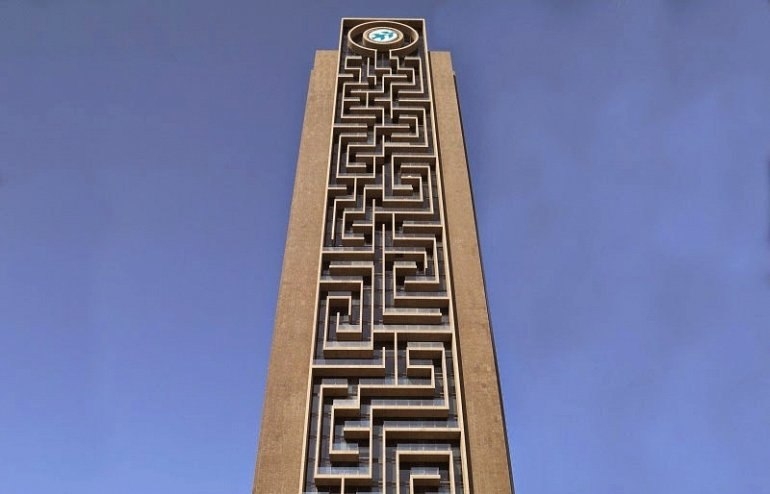 Самый большой вертикальный лабиринт в мире