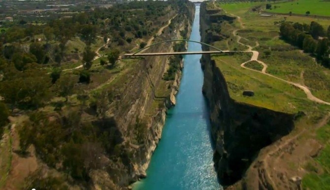 Коринфский канал (Corinth Canal) - самый большой и знаменитый канал в Греции