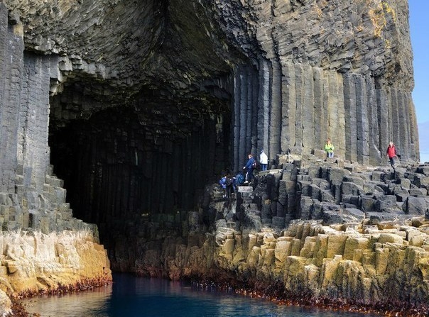 Фингалова пещера в Шотландии