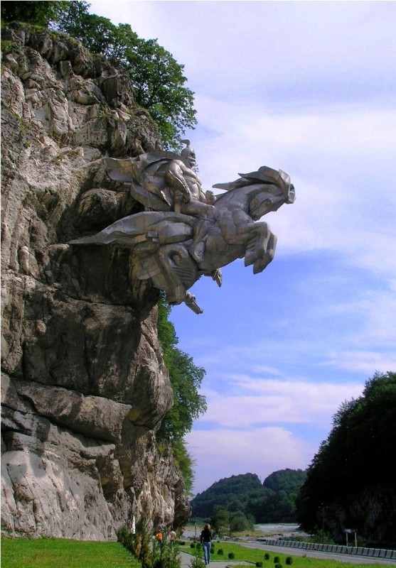 Памятник Уастырджи: самый высокий конный монумент в мире, Россия
