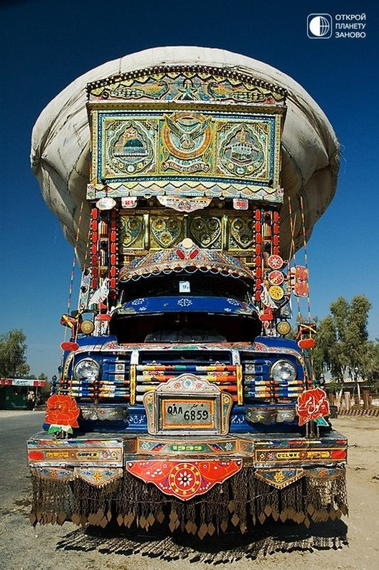 Пакистанские грузовики это настоящие произведения искусства на колесах