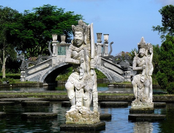 Тирта Гангга - удивительный дворец на воде