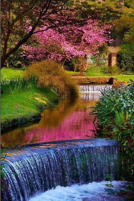 Сады Нинфа, Италия
