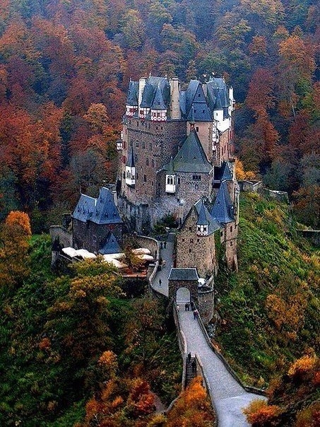 Сказочный замок Эльц, Германия