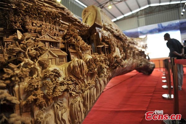 4 года на самую большую в мире скульптуру из дерева.