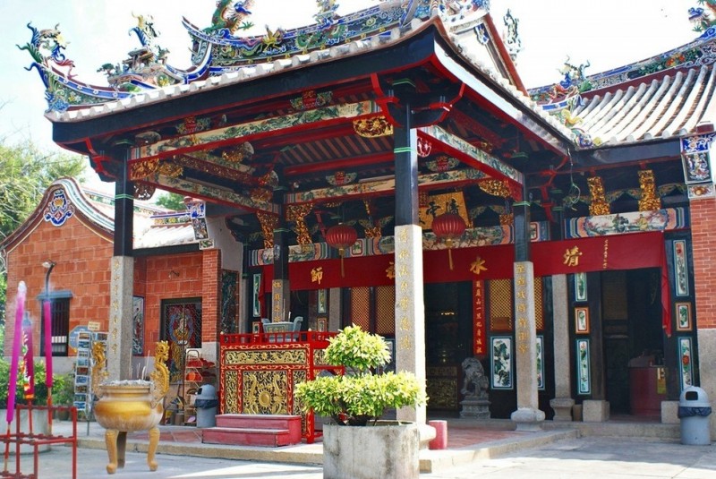Змеиный Храм: священная обитель для пресмыкающихся (Малайзия)