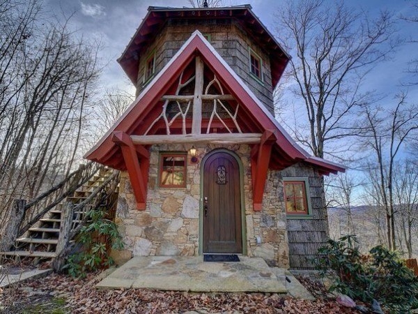 Этот мини-замок — настоящий дом мечты