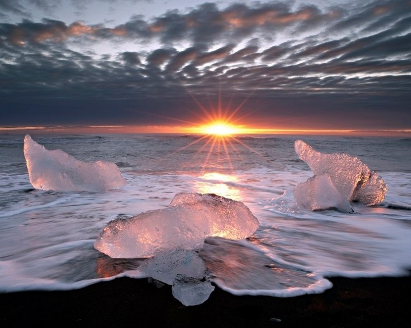 Ледниковое озеро Йокульсарлон в Исландии