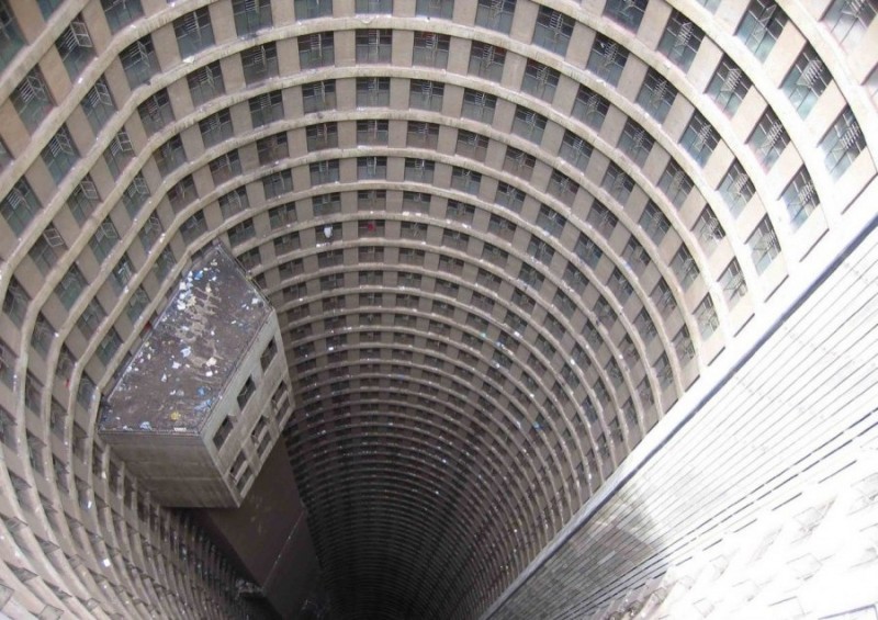 Жилищный комплекс Ponte City. Жилищный комплекс Ponte City.