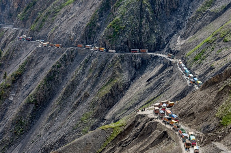 Путешествие по самой опасной дороге в Индии
