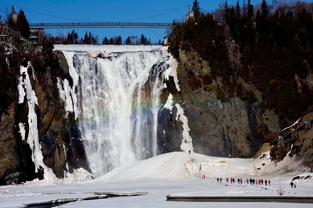 Водопад Монморанси в Канаде