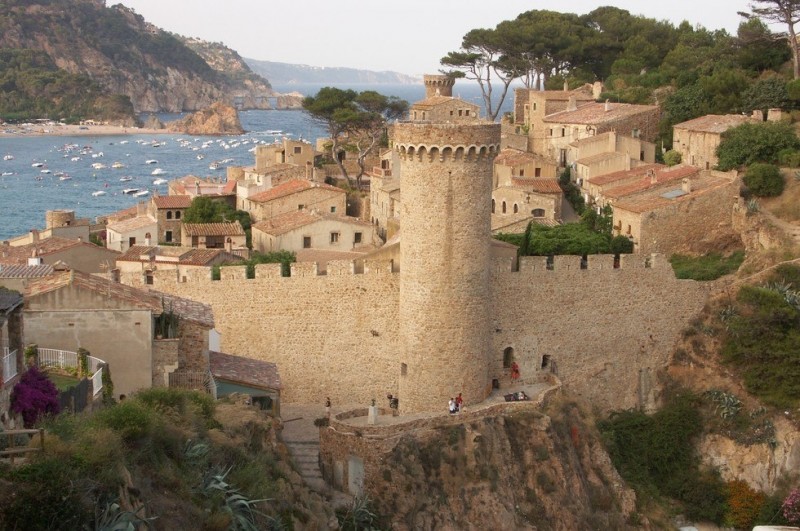 Вила Велла: одна из самых древних крепостей Испании