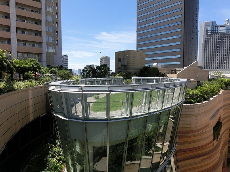 8-ми уровневый парк на крыше в Осаке.