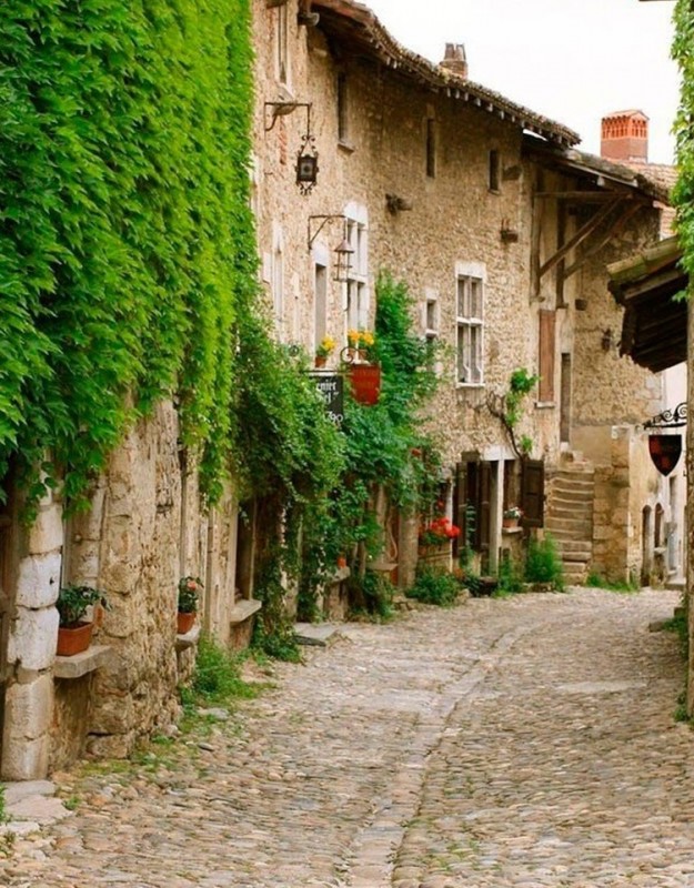 Прогулка по средневековым французским деревенькам