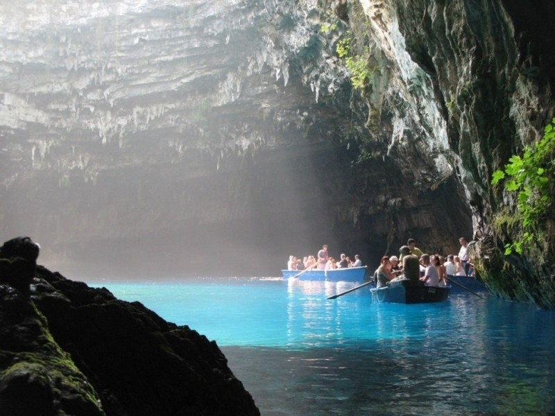 Озеро-пещера Мелиссани