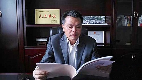 Китайский миллионер снёс все хижины в своей родной деревне и построил каждому жителю по вилле. Беспл