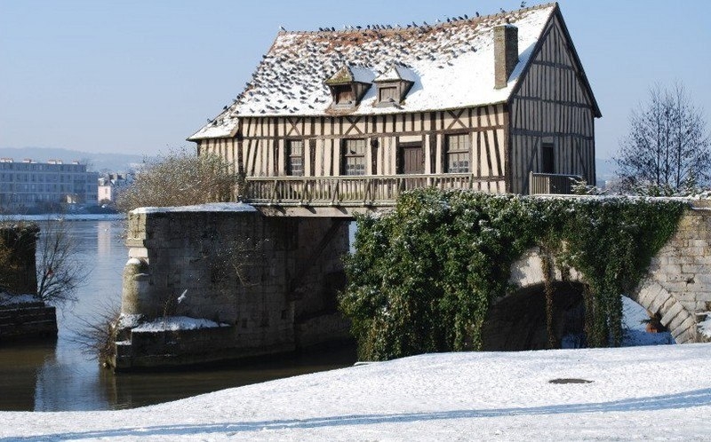 Старая водяная мельница: прошедшая через века (Франция)