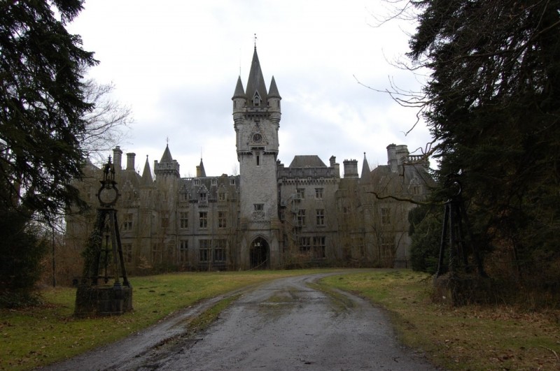 Заброшенный замок Chateau Miranda Заброшенный замок Chateau Miranda
